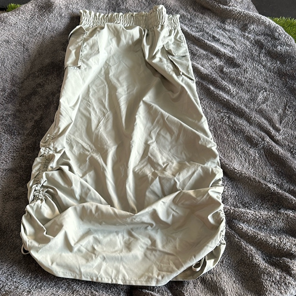 Cargo skirt with ruched sides…adjustable length and side pockets